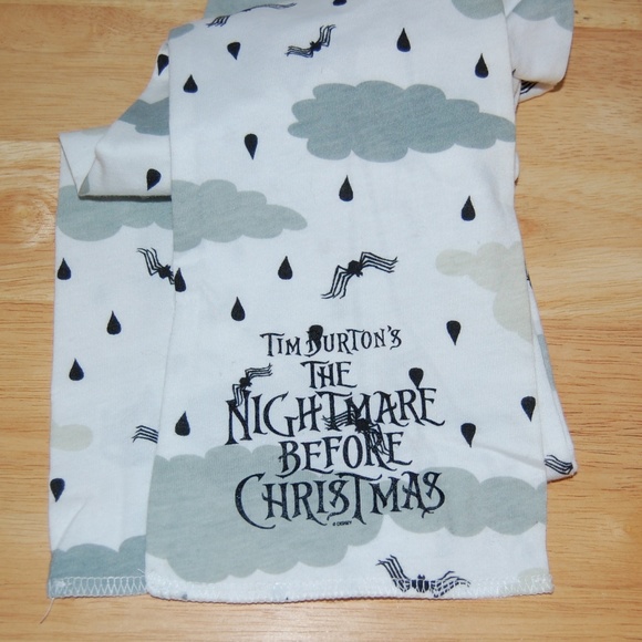 Tim Burton's The Nightmare Before Christmas Scarf - Picture 1 of 5